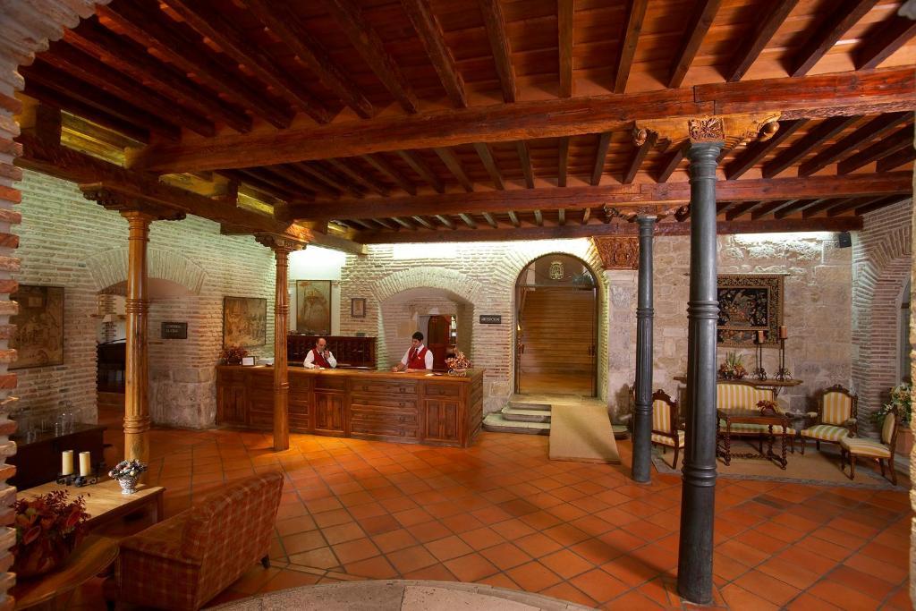 Hotel Real Monasterio De San Zoilo Carrión de los Condes Exterior foto